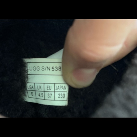 UGG Boots - Picture 5 of 5